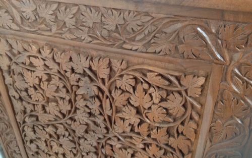 CARVED CAMFER WOOD CHEST - ADDITIONAL PHOTO 8