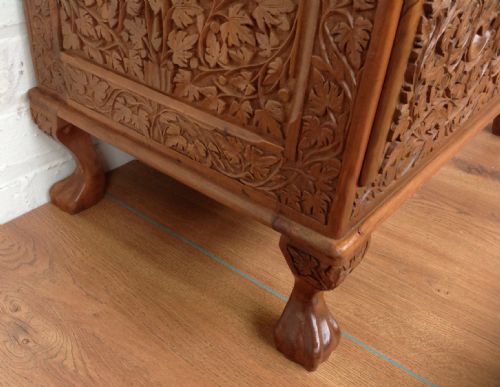 CARVED CAMFER WOOD CHEST - ADDITIONAL PHOTO 9