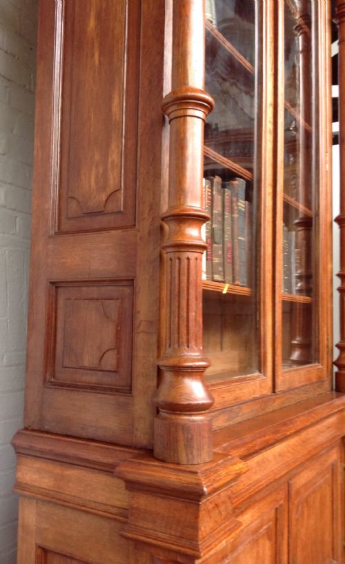 LARGE OAK FRENCH INVERTED BREAKFRONT BOOKCASE - ADDITIONAL PHOTO 1
