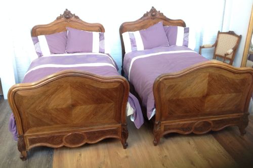 PAIR OF ROSEWOOD FRENCH BEDS - ADDITIONAL PHOTO 9