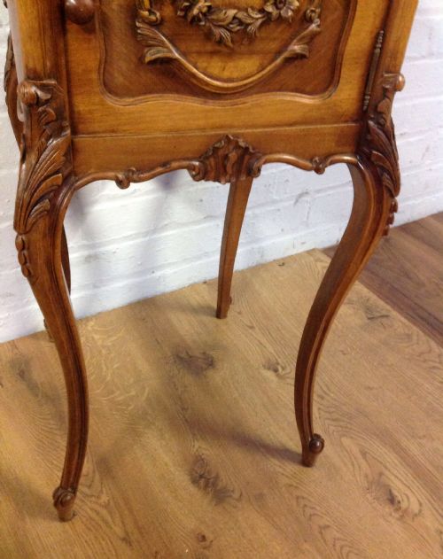 FRENCH WALNUT BEDSIDE CABINET - ADDITIONAL PHOTO 2