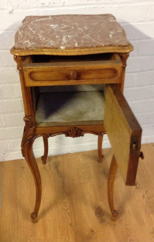 FRENCH WALNUT BEDSIDE CABINET - ADDITIONAL PHOTO 4