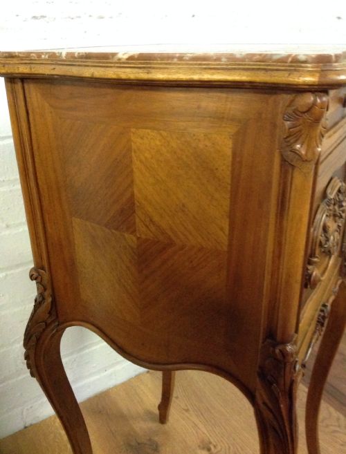 FRENCH WALNUT BEDSIDE CABINET - ADDITIONAL PHOTO 6