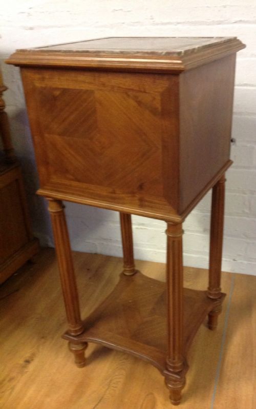 FRENCH WALNUT BEDSIDE CABINET - ADDITIONAL PHOTO 3