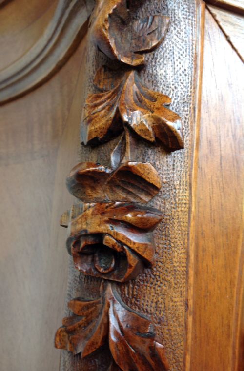 CARVED WALNUT FRENCH ARMOIRE - ADDITIONAL PHOTO 4