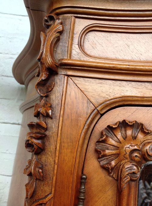 CARVED WALNUT FRENCH ARMOIRE - ADDITIONAL PHOTO 6