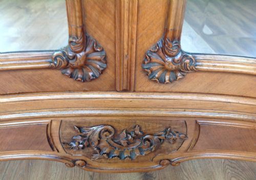 CARVED WALNUT FRENCH ARMOIRE - ADDITIONAL PHOTO 7