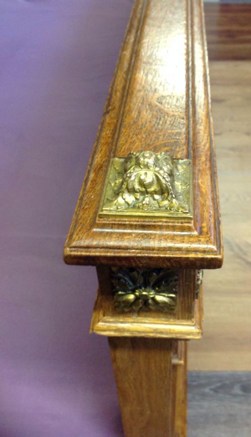 KINGSIZE FRENCH OAK BED AND BEDSIDE CABINET - ADDITIONAL PHOTO 2