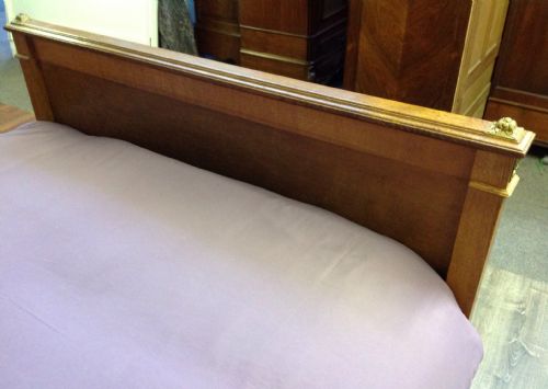 KINGSIZE FRENCH OAK BED AND BEDSIDE CABINET - ADDITIONAL PHOTO 8