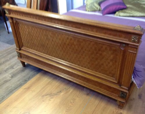 KINGSIZE FRENCH OAK BED AND BEDSIDE CABINET - ADDITIONAL PHOTO 13