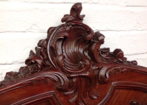 OUTSTANDING QUALITY FRENCH KINGSIZE BED AND MATCHING BEDSIDE CABINETS - ADDITIONAL PHOTO 3