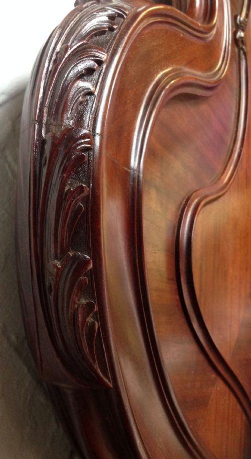OUTSTANDING QUALITY FRENCH KINGSIZE BED AND MATCHING BEDSIDE CABINETS - ADDITIONAL PHOTO 13