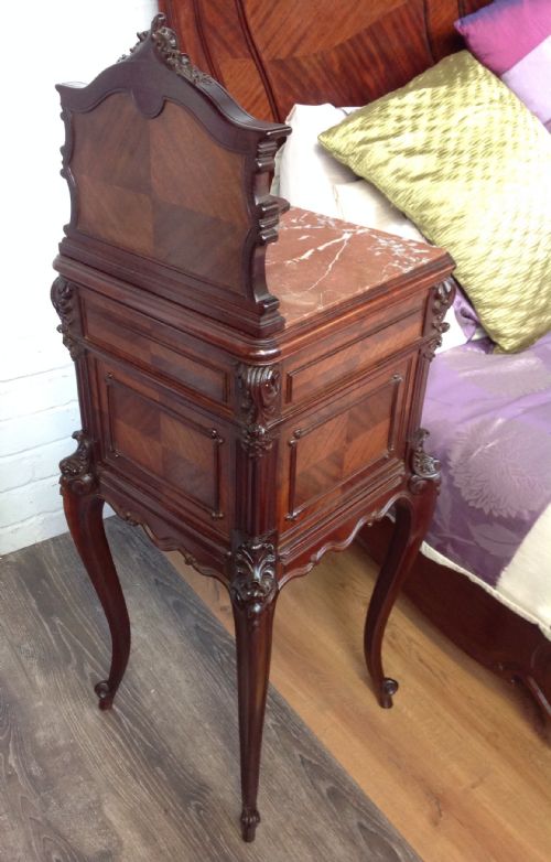 OUTSTANDING QUALITY FRENCH KINGSIZE BED AND MATCHING BEDSIDE CABINETS - ADDITIONAL PHOTO 14