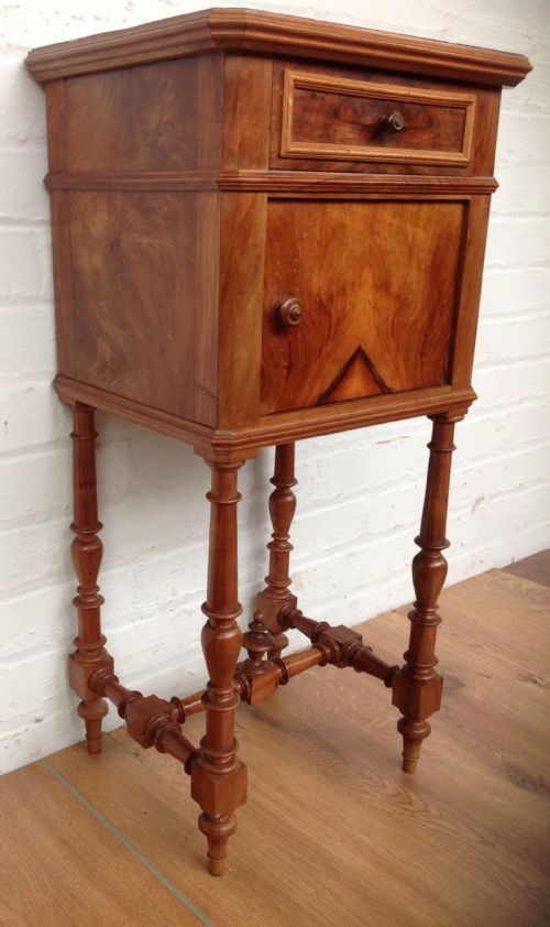 FRENCH WALNUT BEDSIDE CABINET - ADDITIONAL PHOTO 5