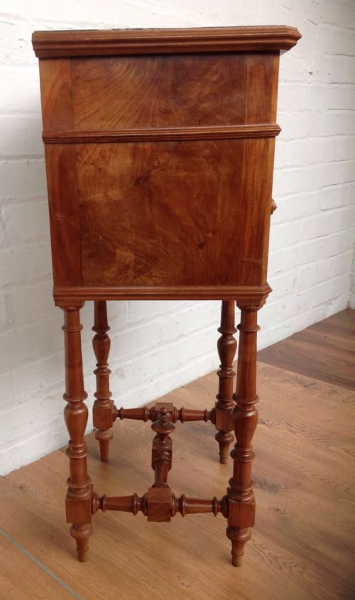 FRENCH WALNUT BEDSIDE CABINET - ADDITIONAL PHOTO 6