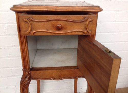 FRENCH WALNUT BEDSIDE CABINET - ADDITIONAL PHOTO 6