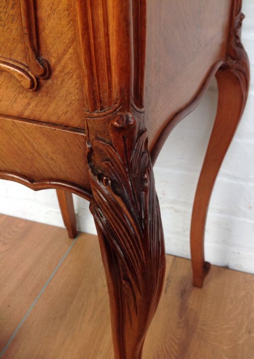 FRENCH WALNUT BEDSIDE CABINET - ADDITIONAL PHOTO 7