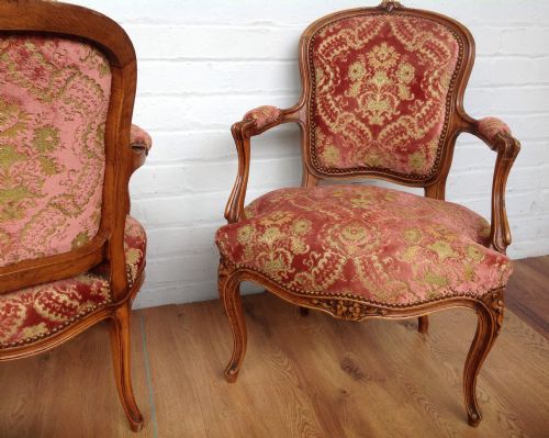 PAIR OF FRENCH UPHOLSTERED LOUIS XV ARMCHAIRS - ADDITIONAL PHOTO 3