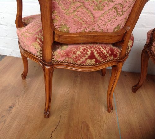 PAIR OF FRENCH UPHOLSTERED LOUIS XV ARMCHAIRS - ADDITIONAL PHOTO 4