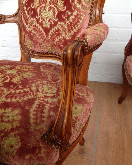 PAIR OF FRENCH UPHOLSTERED LOUIS XV ARMCHAIRS - ADDITIONAL PHOTO 6