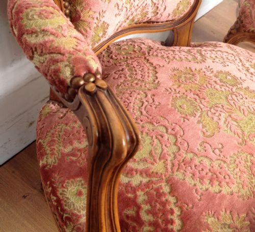 PAIR OF FRENCH UPHOLSTERED LOUIS XV ARMCHAIRS - ADDITIONAL PHOTO 8