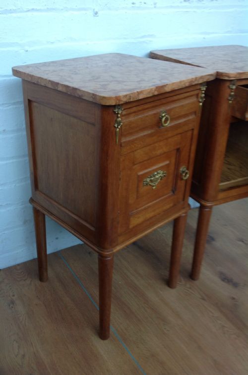 PAIR OF OAK FRENCH BEDSIDE CABINETS - ADDITIONAL PHOTO 5