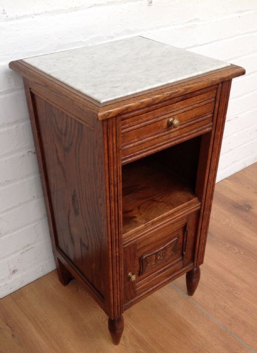 FRENCH OAK BEDSIDE CABINET - ADDITIONAL PHOTO 6