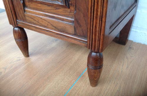 FRENCH OAK BEDSIDE CABINET - ADDITIONAL PHOTO 7