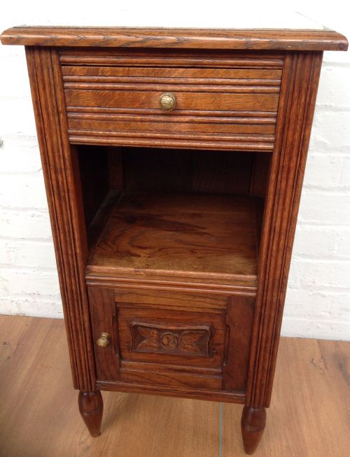 FRENCH OAK BEDSIDE CABINET - ADDITIONAL PHOTO 3