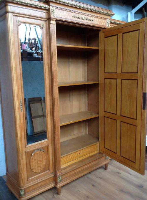 LARGE BREAKFRONT OAK FRENCH ARMOIRE - ADDITIONAL PHOTO 1