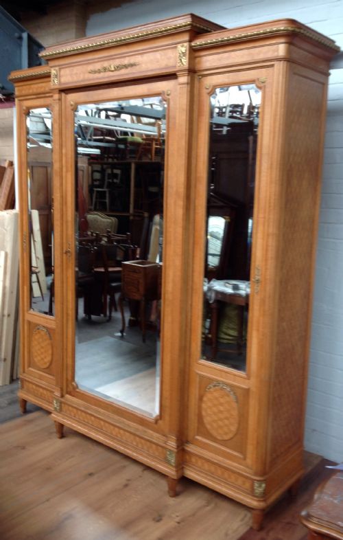 large breakfront oak french armoire - CATEGORY: ANTIQUE WARDROBES - DATED 1900