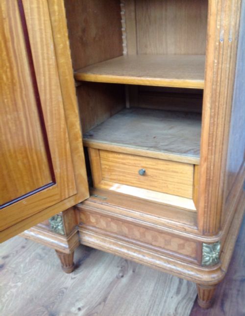LARGE BREAKFRONT OAK FRENCH ARMOIRE - ADDITIONAL PHOTO 8
