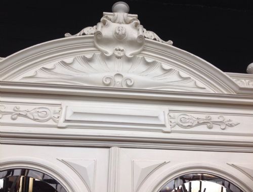 FRENCH PAINTED LARGE ARMOIRE - ADDITIONAL PHOTO 5