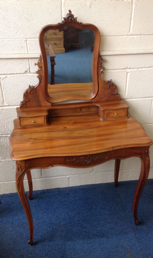 french carved walnut dressing table - CATEGORY: ANTIQUE DRESSING TABLES - DATED 1890