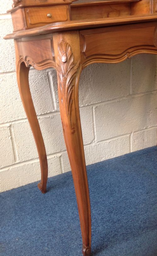 FRENCH CARVED WALNUT DRESSING TABLE - ADDITIONAL PHOTO 11