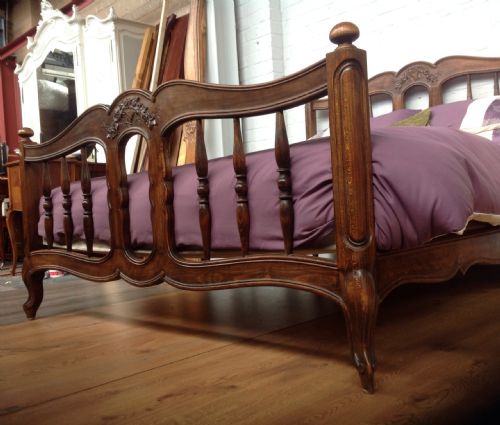FRENCH COUNTRY SPINDLE KINGSIZE BED - ADDITIONAL PHOTO 9