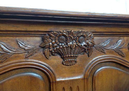 CARVED OAK PROVENAL DOUBLE BED - ADDITIONAL PHOTO 1