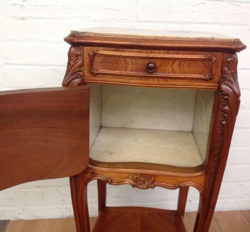 ANTIQUE FRENCH WALNUT SERPENTINE BEDSIDE CABINET - ADDITIONAL PHOTO 4