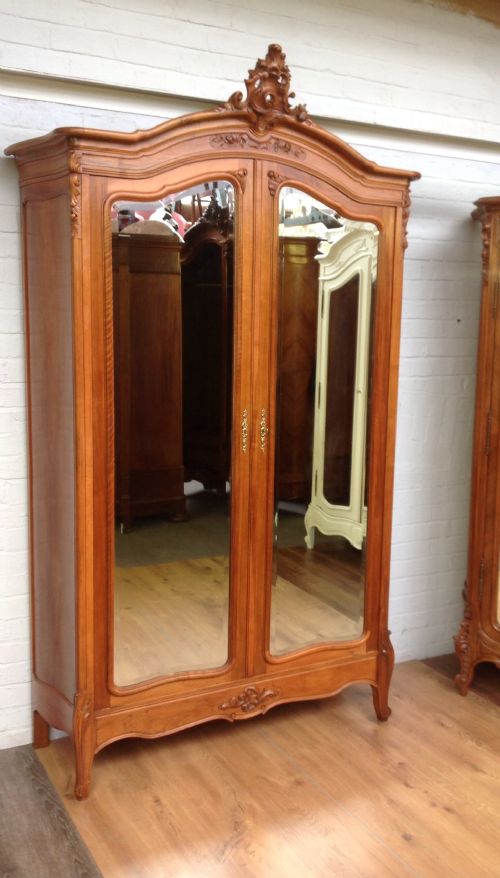 carved french walnut fitted armoire - CATEGORY: ANTIQUE WARDROBES - DATED 1890