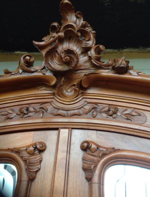 CARVED FRENCH WALNUT FITTED ARMOIRE - ADDITIONAL PHOTO 2
