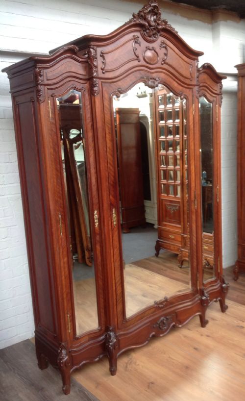 LARGE TRIPLE BREAKFRONT FRENCH ARMOIRE - ADDITIONAL PHOTO 11
