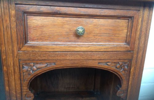 PAIR OF FRENCH OAK BEDSIDE CABINETS - ADDITIONAL PHOTO 5