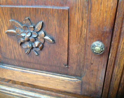 PAIR OF FRENCH OAK BEDSIDE CABINETS - ADDITIONAL PHOTO 10