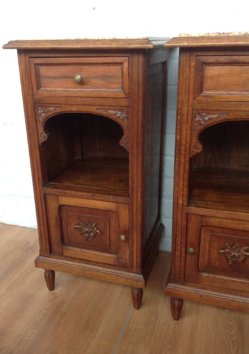 PAIR OF FRENCH OAK BEDSIDE CABINETS - ADDITIONAL PHOTO 13