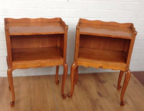 PAIR OF CHERRYWOOD BEDSIDE CABINETS - ADDITIONAL PHOTO 4