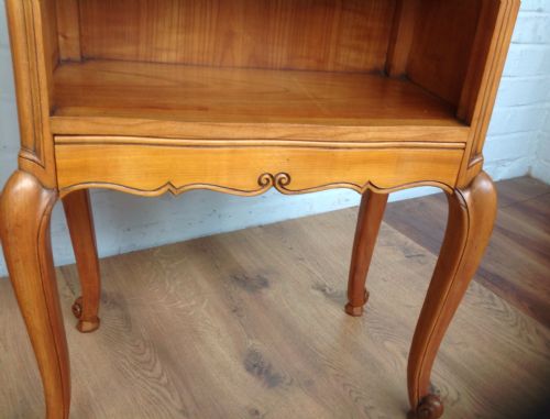 PAIR OF CHERRYWOOD BEDSIDE CABINETS - ADDITIONAL PHOTO 5