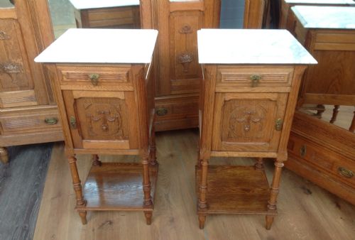 pair of french oak bedside cabinets - CATEGORY: ANTIQUE CABINETS - DATED 1910