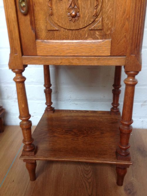 PAIR OF FRENCH OAK BEDSIDE CABINETS - ADDITIONAL PHOTO 4