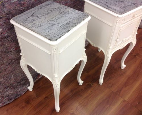 PAIR OF FRENCH CARVED BEDSIDE CABINETS - ADDITIONAL PHOTO 5
