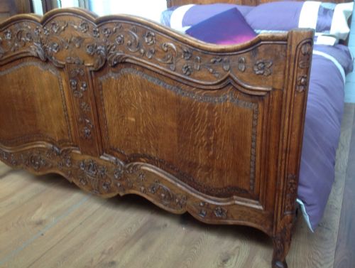 ORNATELY CARVED FRENCH OAK DOUBLE BED - ADDITIONAL PHOTO 3